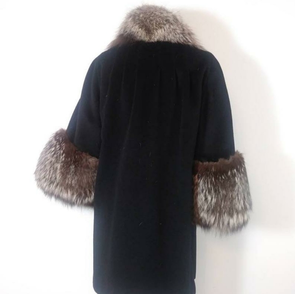 SOLD💖 Bergdorf Goodman New York Plaza Fur collar - Picture 10 of 12